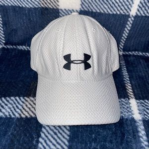Mens White Under Armour Hat L